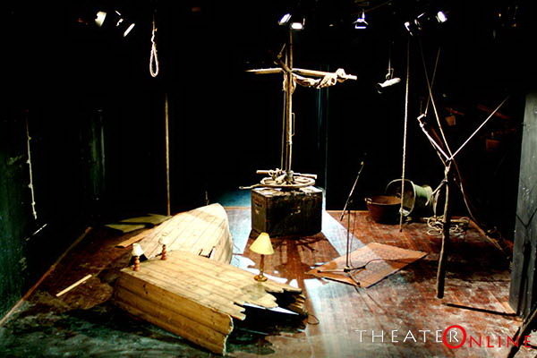 Díszlet, tervező: Szegő György – Vihar, avagy a bűnbocsánat színjátéka, Stúdió K. (2007)
