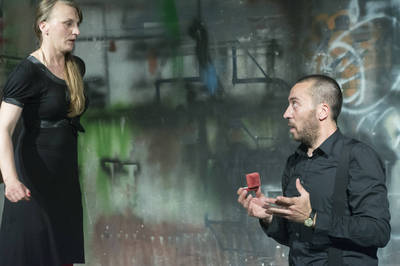 Ketten ágyban fekve Ketten ágyban fekve