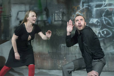 Ketten ágyban fekve Ketten ágyban fekve