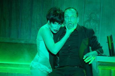 Szeget szeggel Szeget szeggel