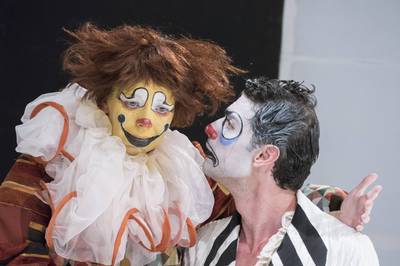 Bohóc kerestetik Bohóc kerestetik