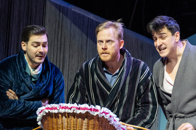 Három férfi és egy mózeskosár Három férfi és egy mózeskosár