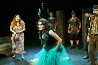 Tovább is van... Tovább is van...